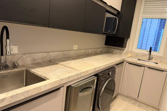Cozinha - Armários de apartamento para alugar com 2 quartos, 67m² em Cristo Rei, Curitiba