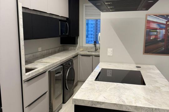 Cozinha de apartamento para alugar com 2 quartos, 67m² em Cristo Rei, Curitiba