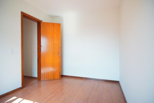 Quarto 1 de apartamento à venda com 2 quartos, 58m² em Jardim Carvalho, Porto Alegre