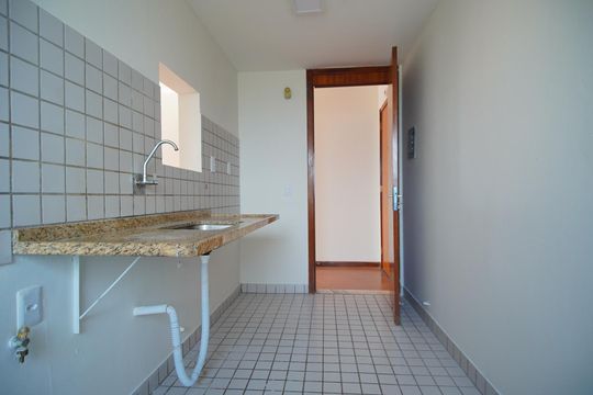Cozinha de apartamento à venda com 2 quartos, 58m² em Jardim Carvalho, Porto Alegre