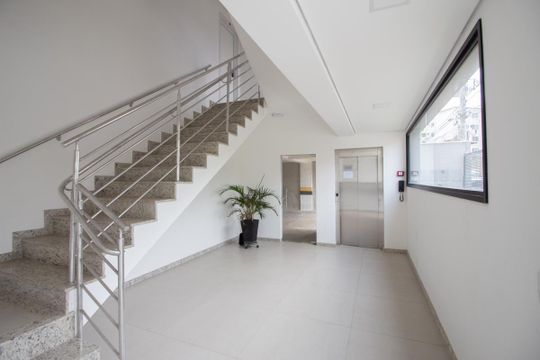 Hall de entrada de apartamento à venda com 3 quartos, 180m² em Santa Amelia, Belo Horizonte
