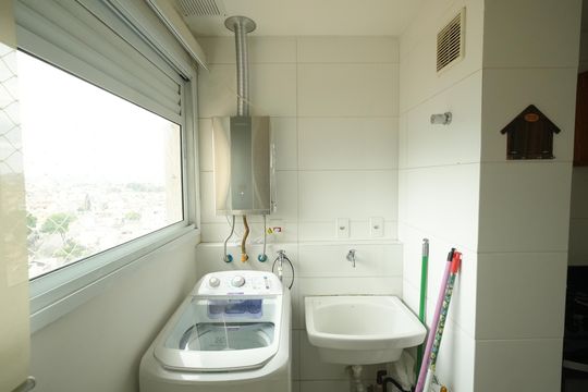 Área de Serviço de apartamento para alugar com 2 quartos, 53m² em Vila Scarpelli, Santo André