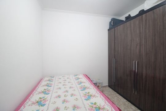 Quarto 1 de casa à venda com 2 quartos, 70m² em Jardim Arco-iris, São Paulo