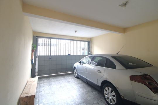 Garagem de casa à venda com 2 quartos, 70m² em Jardim Arco-iris, São Paulo