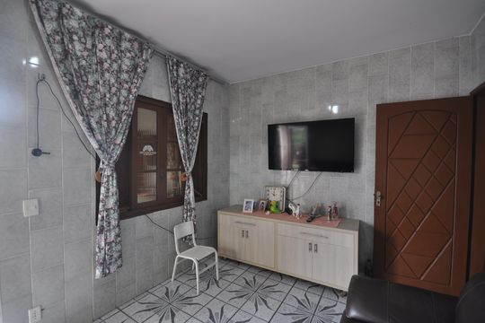 Casa à venda com 7 quartos, 188m² em Furnas, São Paulo