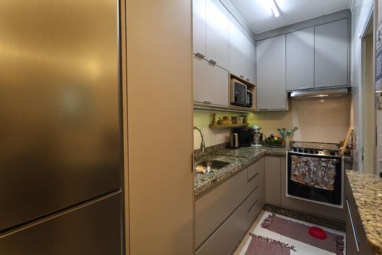 Cozinha de apartamento à venda com 2 quartos, 50m² em Vila Scarpelli, Santo André