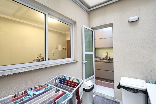 Lavanderia de apartamento à venda com 2 quartos, 50m² em Vila Scarpelli, Santo André