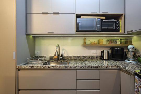 Cozinha de apartamento à venda com 2 quartos, 50m² em Vila Scarpelli, Santo André