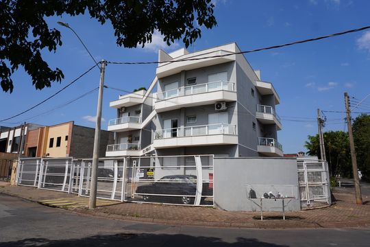 Placa de apartamento à venda com 2 quartos, 140m² em Parque Residencial Jaguari, Americana
