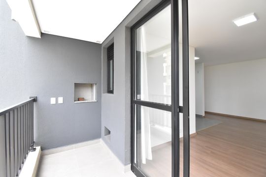Sacada com churrasqueira de apartamento à venda com 2 quartos, 73m² em Tingui, Curitiba