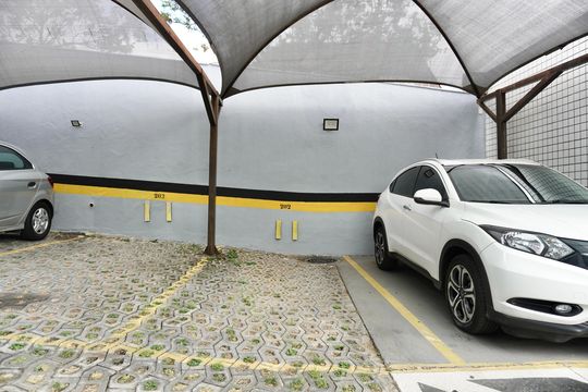 Garagem de apartamento à venda com 3 quartos, 60m² em Fernão Dias, Belo Horizonte