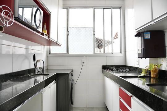 Cozinha e Área de Serviço de apartamento à venda com 3 quartos, 60m² em Fernão Dias, Belo Horizonte