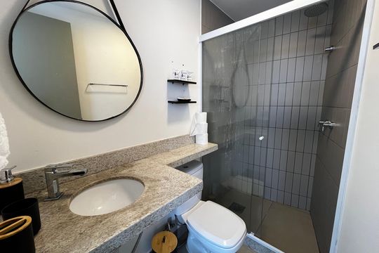 Banheiro de kitnet/studio à venda com 1 quarto, 40m² em Barra da Tijuca, Rio de Janeiro