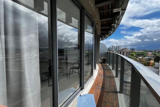 Varanda de kitnet/studio à venda com 1 quarto, 40m² em Barra da Tijuca, Rio de Janeiro