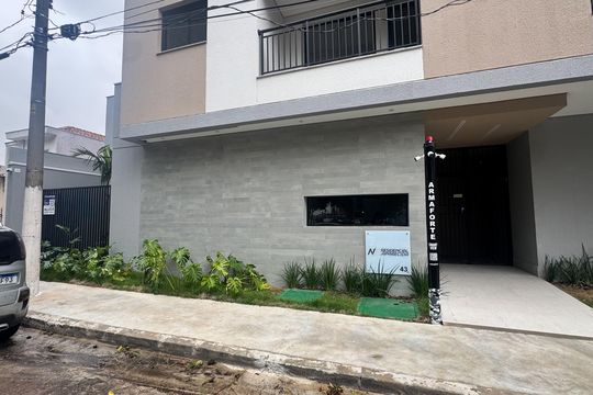 Fachada de apartamento para alugar com 2 quartos, 48m² em Vila Gomes Cardim, São Paulo