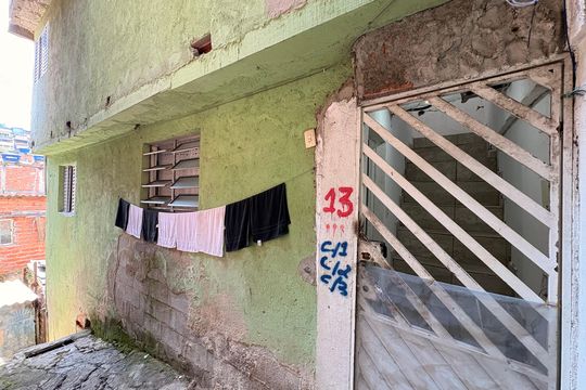 Fachada de casa para alugar com 1 quarto, 40m² em Jardim Santa Cristina, Santo André