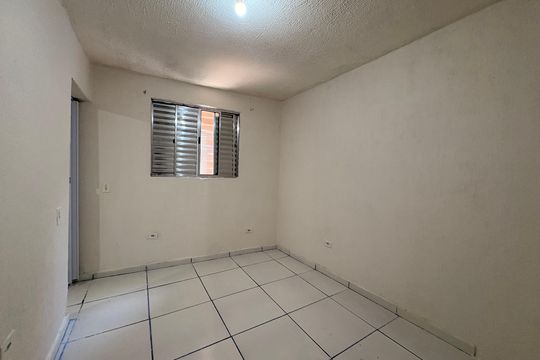 Quarto de casa para alugar com 1 quarto, 40m² em Jardim Santa Cristina, Santo André