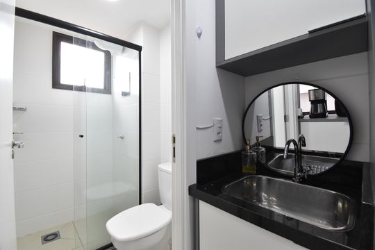 Banheiro do Studio de apartamento à venda com 1 quarto, 35m² em Mossunguê, Curitiba