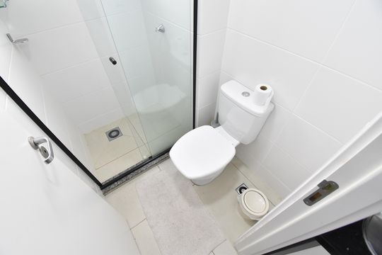 Banheiro do Studio de apartamento à venda com 1 quarto, 35m² em Mossunguê, Curitiba