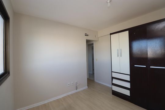Apartamento para alugar com 3 quartos, 106m² em Paralela, Salvador