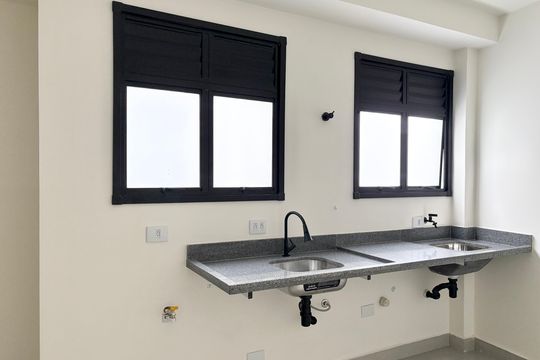 Cozinha e Área de Serviço de apartamento à venda com 2 quartos, 52m² em Piqueri, São Paulo