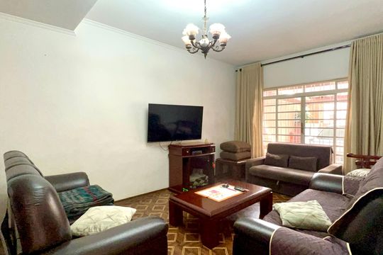 Sala de casa à venda com 3 quartos, 160m² em Vila Madalena, São Paulo