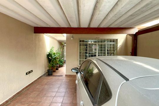 Garagem de casa à venda com 3 quartos, 160m² em Vila Madalena, São Paulo
