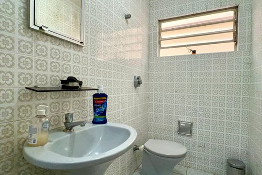 Lavabo de casa à venda com 3 quartos, 160m² em Vila Madalena, São Paulo