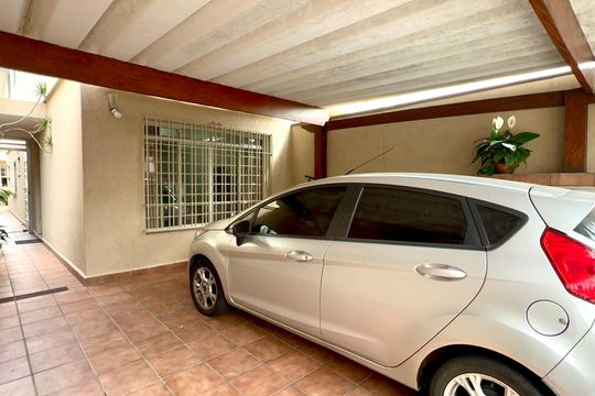 Garagem de casa à venda com 3 quartos, 160m² em Vila Madalena, São Paulo