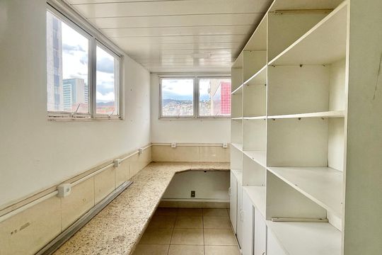 Casa para alugar com 5 quartos, 324m² em Santa Tereza, Belo Horizonte