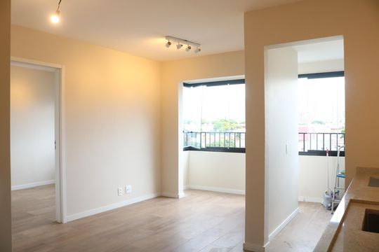 Apartamento à venda com 2 quartos, 43m² em Lapa de Baixo, São Paulo