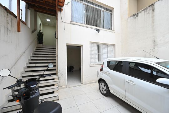 Garagem de casa à venda com 2 quartos, 116m² em Planalto Paulista, São Paulo