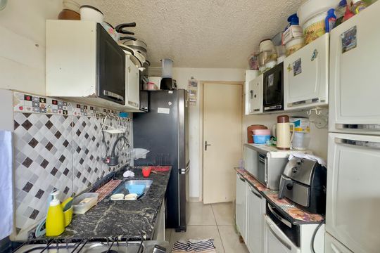 Cozinha de apartamento à venda com 2 quartos, 50m² em Jardim Guilhermino, Guarulhos