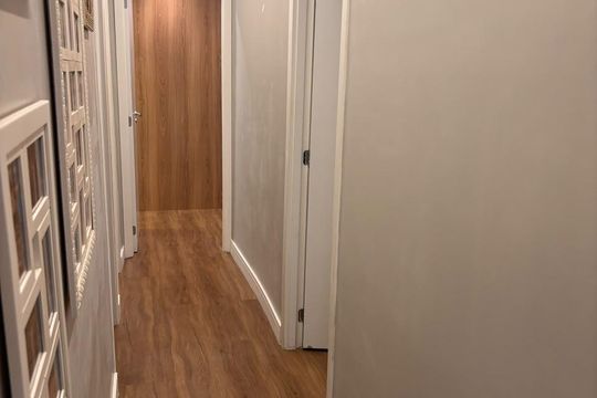 Corredor de apartamento à venda com 3 quartos, 82m² em Balneário Tropical, Paulínia
