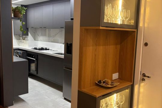 Corredor de apartamento à venda com 3 quartos, 82m² em Balneário Tropical, Paulínia