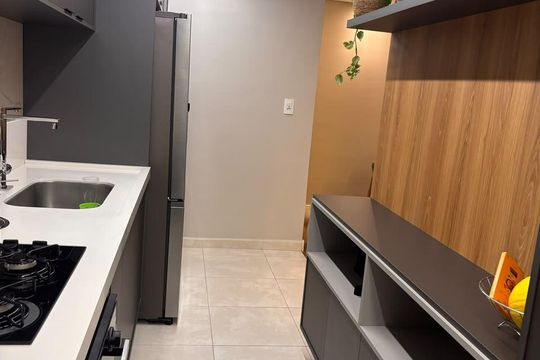 Cozinha de apartamento à venda com 3 quartos, 82m² em Balneário Tropical, Paulínia