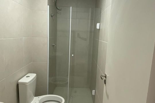 Banheiro de apartamento à venda com 1 quarto, 28m² em Jardim America da Penha, São Paulo