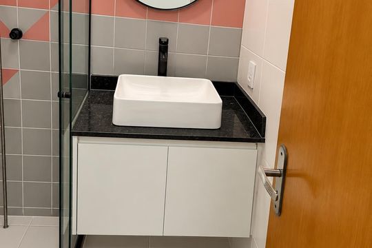 Banheiro de apartamento à venda com 3 quartos, 90m² em Vila Valqueire, Rio de Janeiro