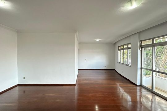 Apartamento à venda com 4 quartos, 145m² em São José, Belo Horizonte