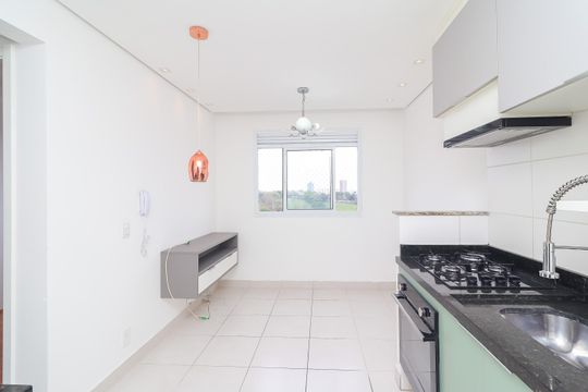 Apartamento para alugar com 2 quartos, 72m² em Vila Carmosina, São Paulo