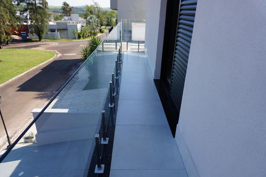 Sacada de casa de condomínio à venda com 3 quartos, 285m² em Cariobinha, Americana