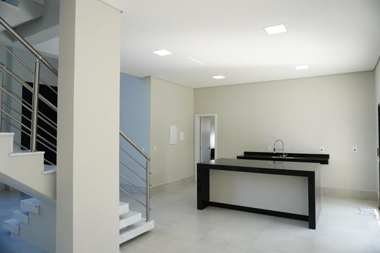 Cozinha de casa de condomínio à venda com 3 quartos, 285m² em Cariobinha, Americana