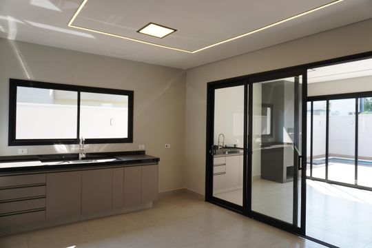 Casa de Condomínio à venda com 3 quartos, 300m² em Cariobinha, Americana
