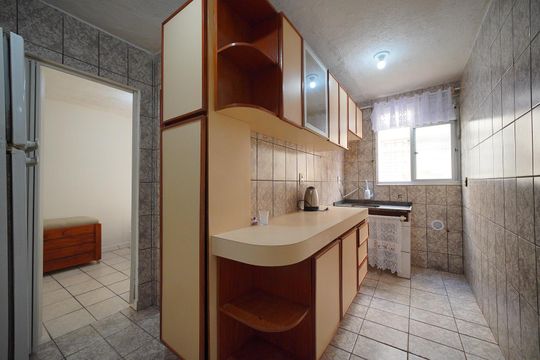 Cozinha de apartamento para alugar com 3 quartos, 50m² em Praia Comprida, São José