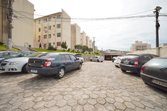 Garagem  de apartamento para alugar com 3 quartos, 50m² em Praia Comprida, São José