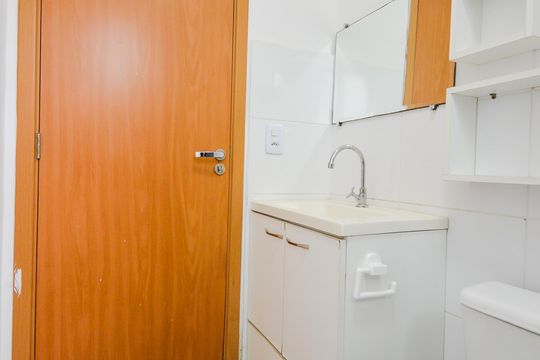 Banheiro  de apartamento para alugar com 2 quartos, 50m² em Jardim Nova Cidade, Guarulhos