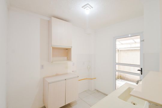 Cozinha  de apartamento para alugar com 2 quartos, 50m² em Jardim Nova Cidade, Guarulhos