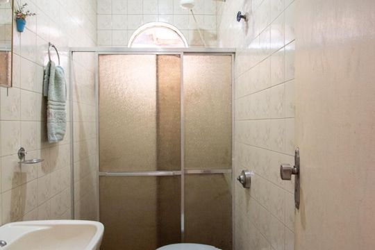 Banheiro da Suíte de casa à venda com 2 quartos, 360m² em Nova Vista, Belo Horizonte