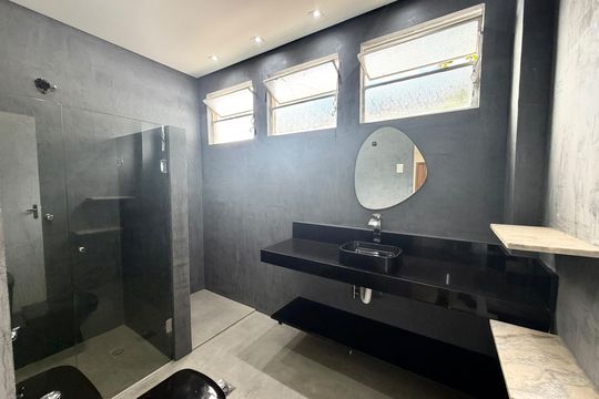 Banheiro de apartamento à venda com 3 quartos, 68m² em Gutierrez, Belo Horizonte