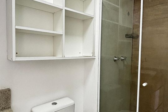 Banheiro de apartamento para alugar com 2 quartos, 50m² em Vila Valparaíso, Santo André